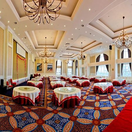 Blue Sky Hotel Yantai Bagian luar foto