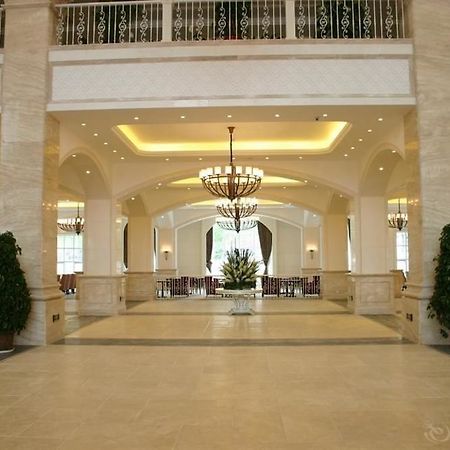 Blue Sky Hotel Yantai Bagian luar foto