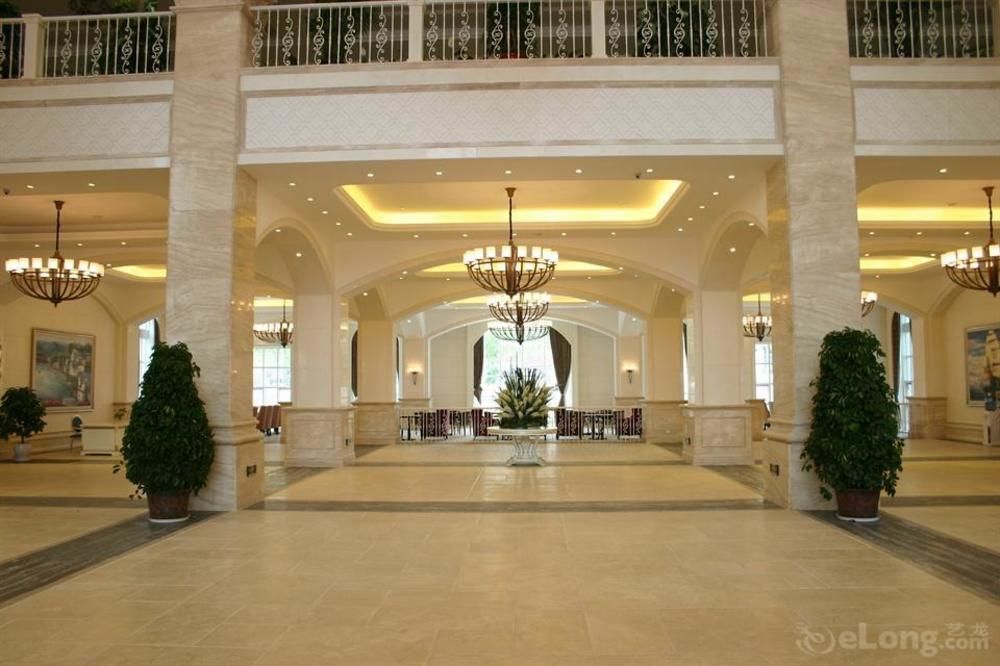 Blue Sky Hotel Yantai Bagian luar foto