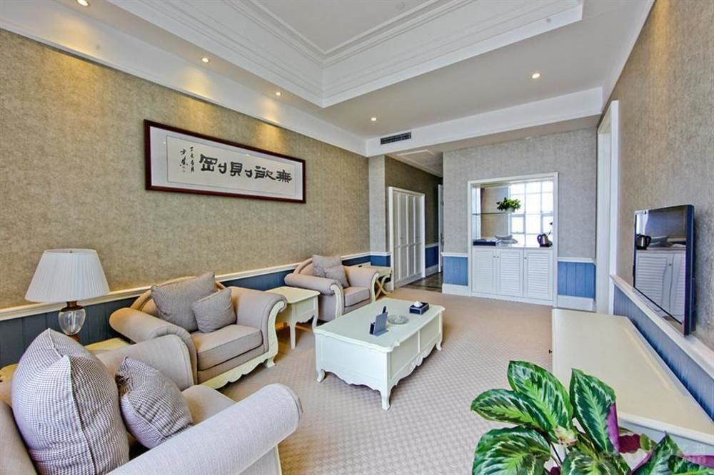 Blue Sky Hotel Yantai Bagian luar foto