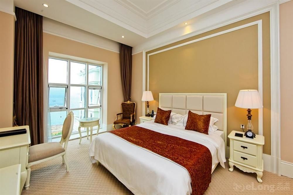 Blue Sky Hotel Yantai Bagian luar foto