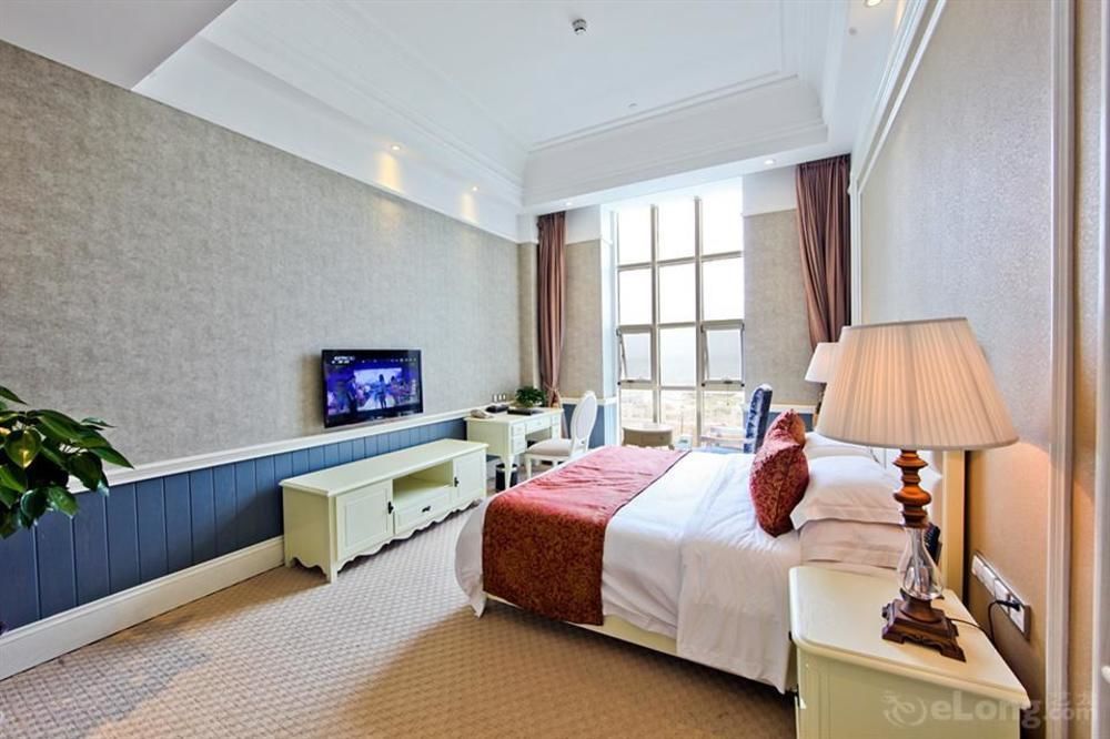 Blue Sky Hotel Yantai Bagian luar foto